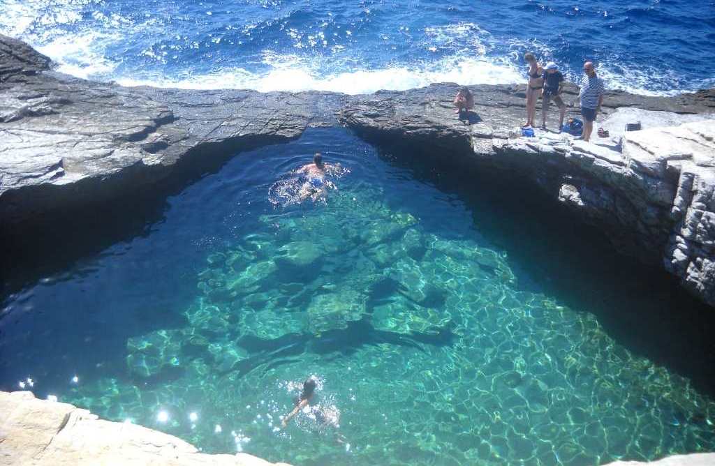 Giola_natural_pool_Thassos_Island_Greece_2.jpg : 자연이 만들어 놓은 수영장.jpg