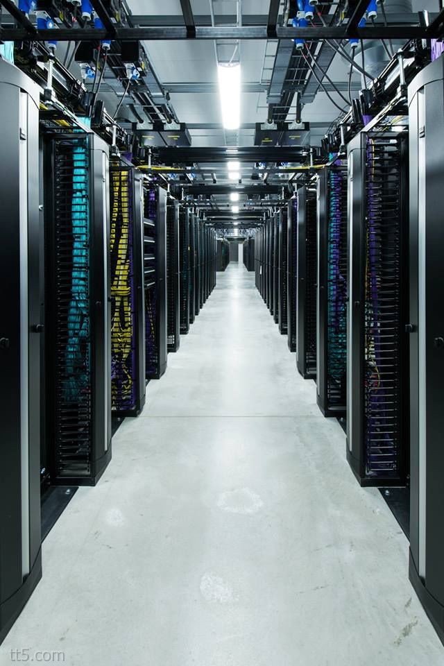 페이스 북의 새로운 데이터 센터 내부-27